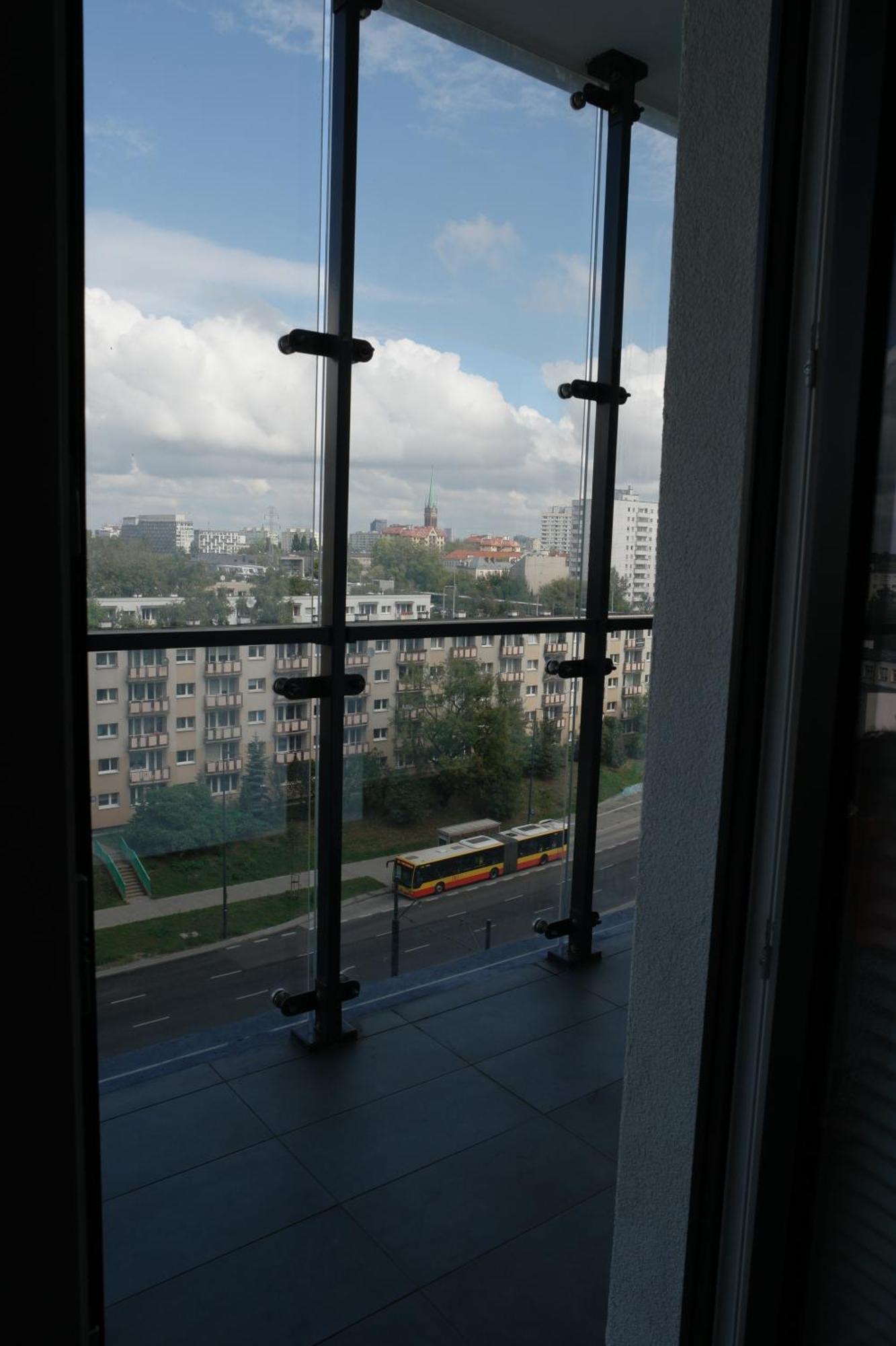Big City Life Apartments - Bliska Wola Tower A Varsovia Exterior foto